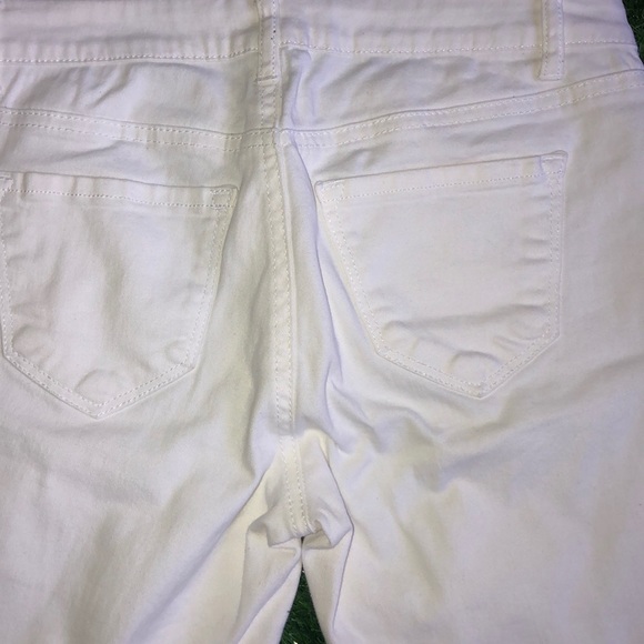 White pants - Picture 5 of 7